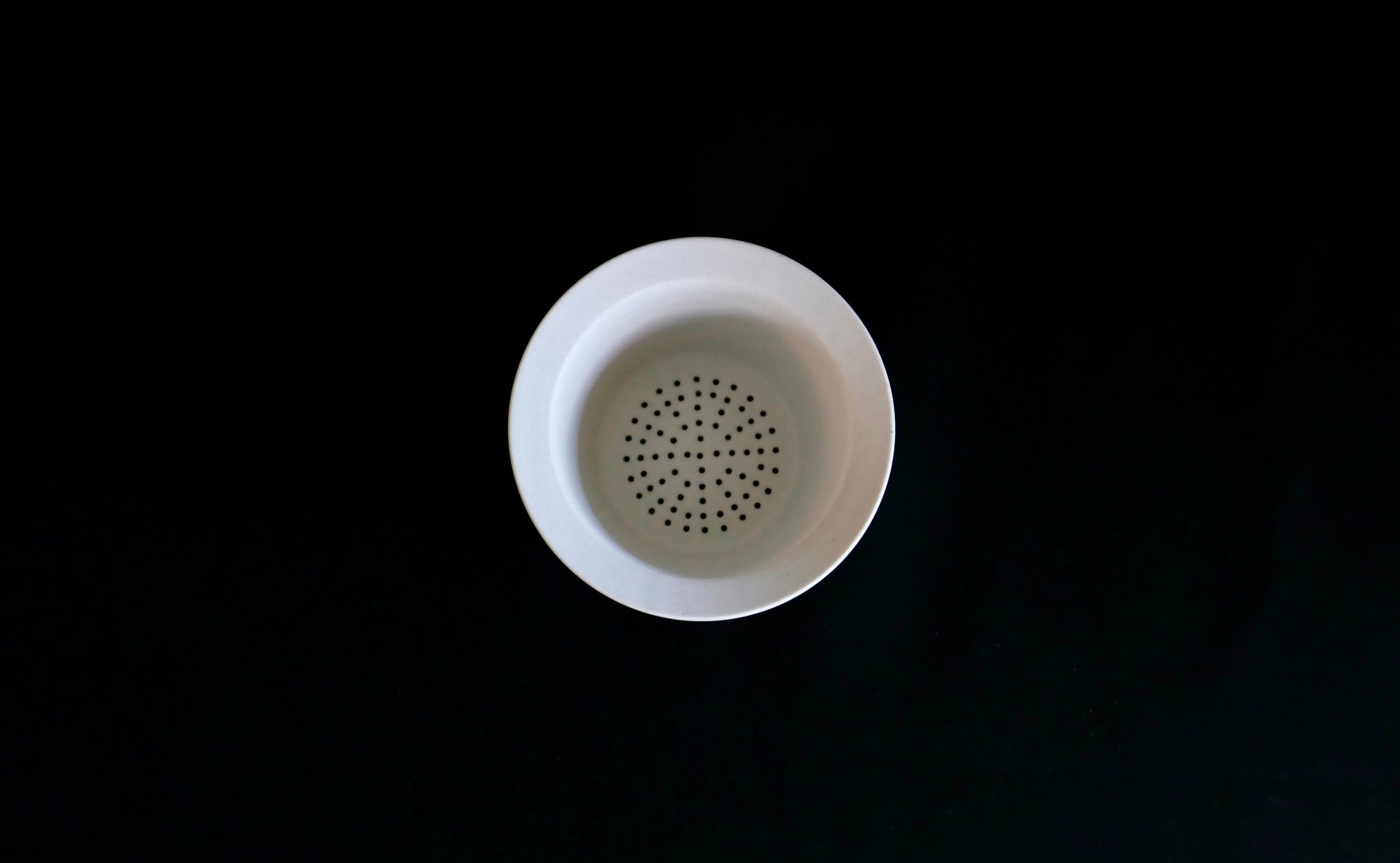 CERAMIC STRAINER