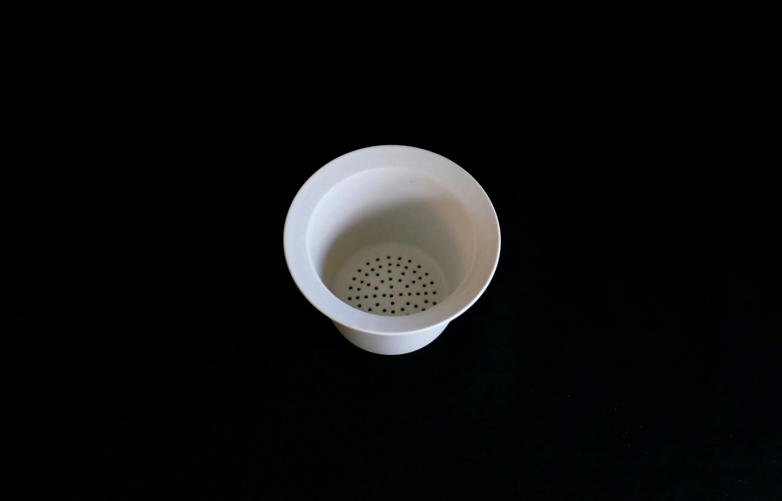 CERAMIC STRAINER